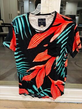 MODERN AMUSEMENT, Tropical Print Men’s Pocket Tee, Size Large